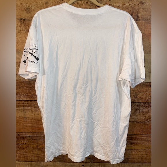 💖HP💖Grunt Style Flag & Guns Tee - Picture 2 of 3